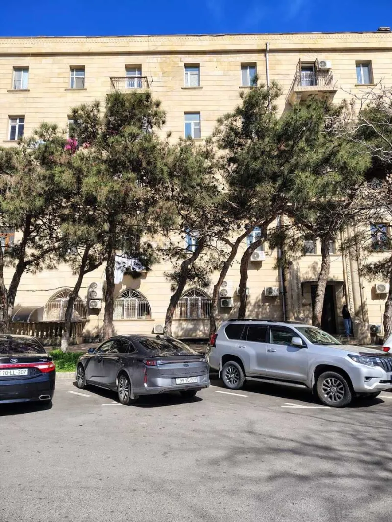 Satılır 2 otaqlı Mənzil Köhnə tikili 60 m² 28 May m. - şəkil 2