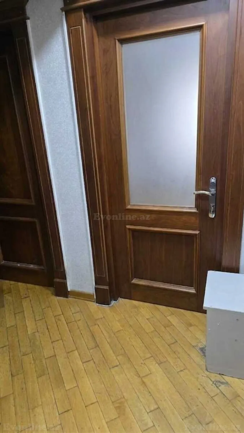 4 otaqlı Mənzil 90 m² 8-ci mikrorayon Satılır