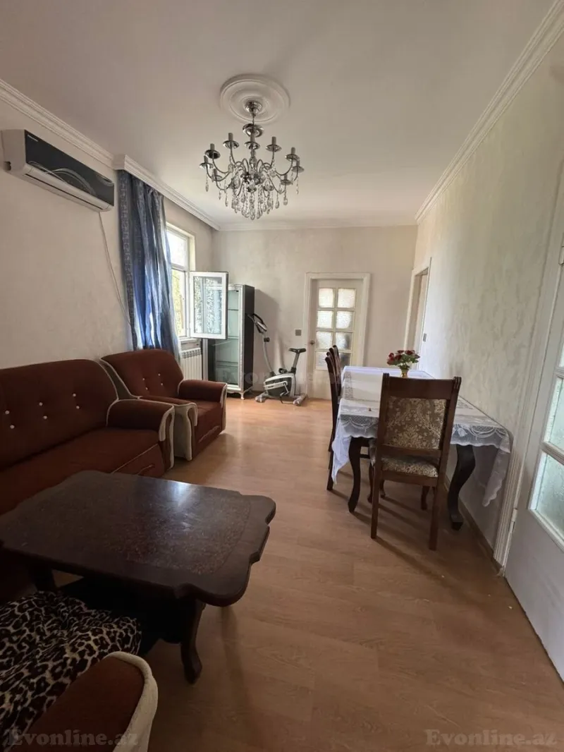 3 otaqlı Mənzil 55 m² 4-cü mikrorayon Kirayə verilir