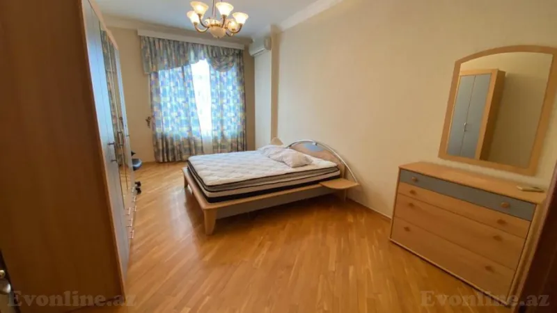 Kirayə verilir 4 otaqlı Mənzil Yeni tikili 230 m² 28 May m. - şəkil 4