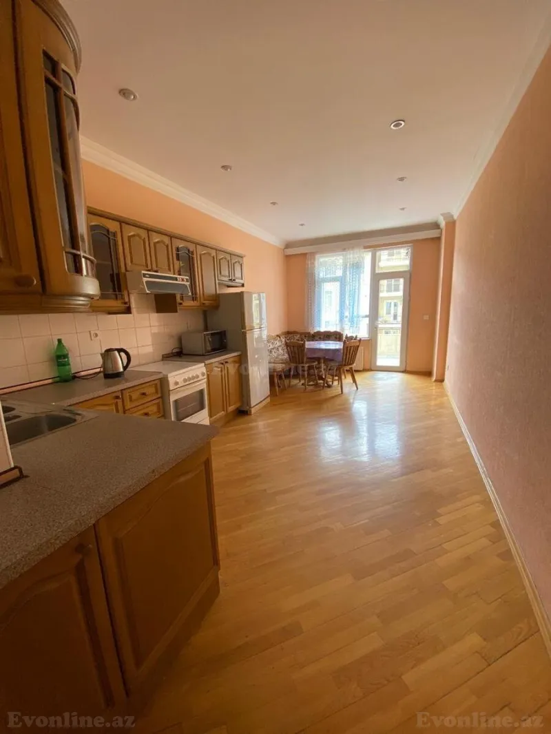 Kirayə verilir 4 otaqlı Mənzil Yeni tikili 230 m² 28 May m. - şəkil 5