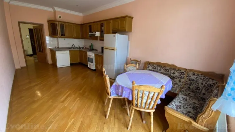 Kirayə verilir 4 otaqlı Mənzil Yeni tikili 230 m² 28 May m. - şəkil 11