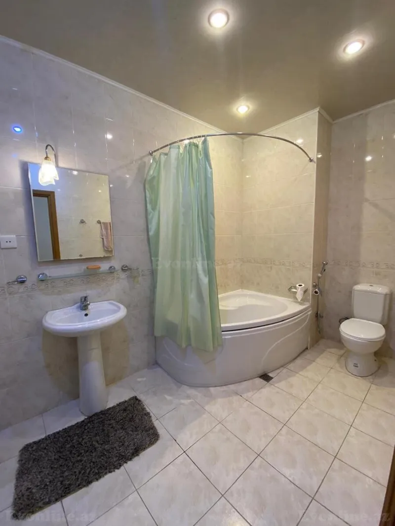 Kirayə verilir 4 otaqlı Mənzil Yeni tikili 230 m² 28 May m. - şəkil 23