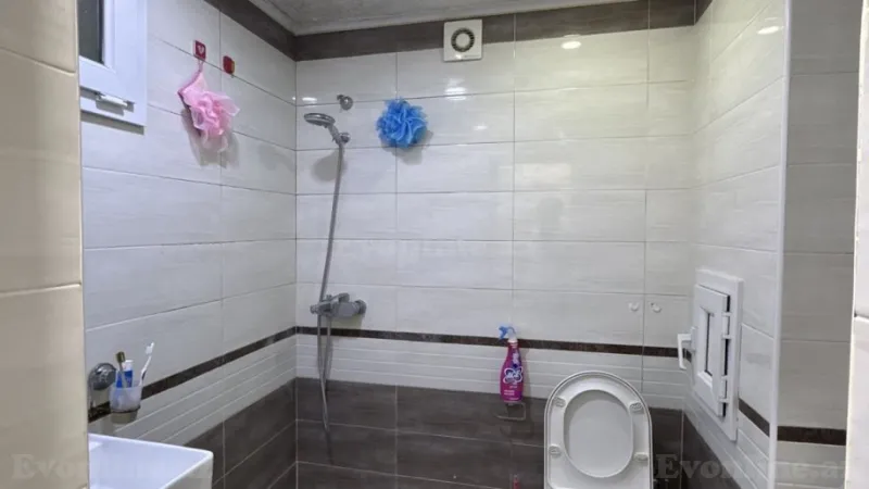 Kirayə verilir 3 otaqlı Mənzil Köhnə tikili 88 m² İnşaatçılar m. - şəkil 5