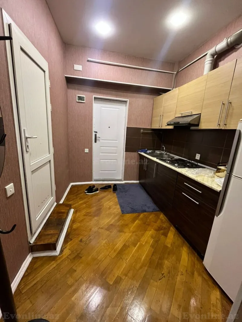 Satılır 2 otaqlı Mənzil Köhnə tikili 42 m² 28 May m. - şəkil 3