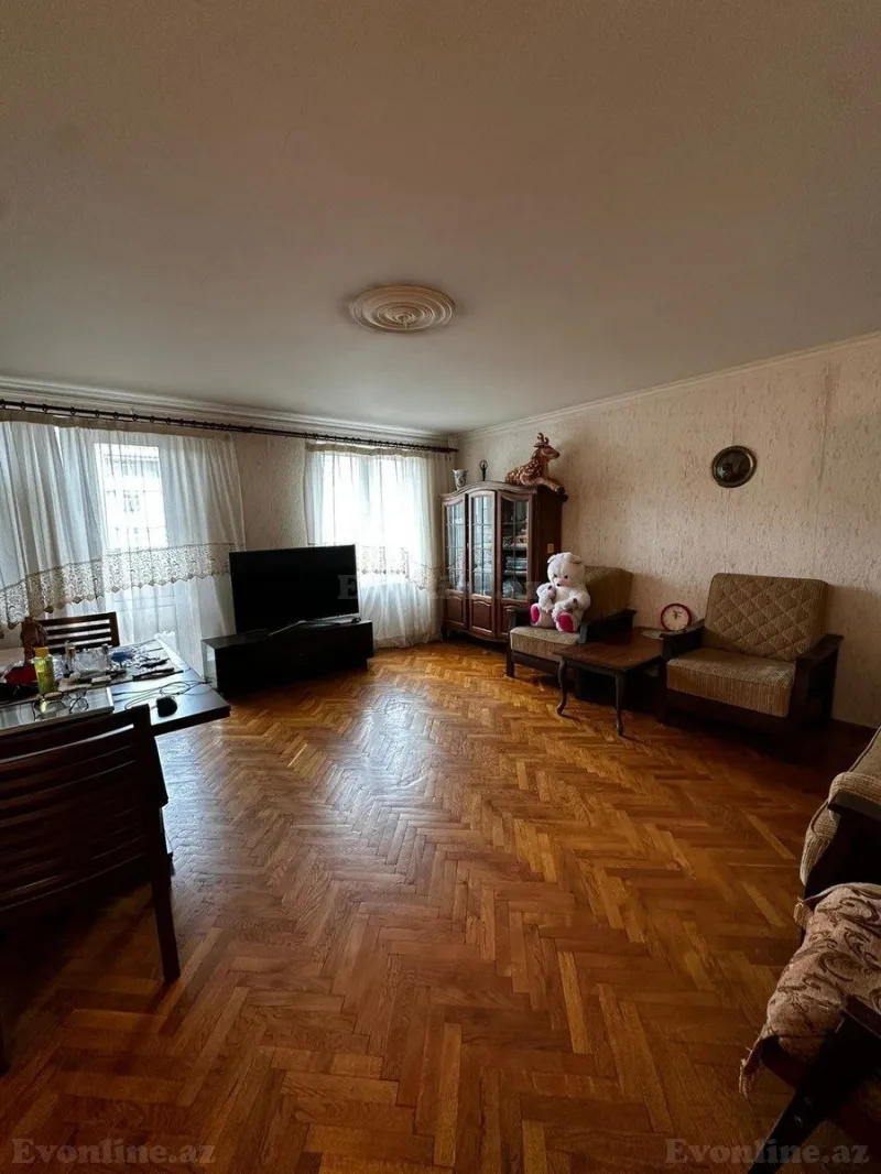 Satılır 3 otaqlı Mənzil Köhnə tikili 92 m² Nəriman Nərimanov m.