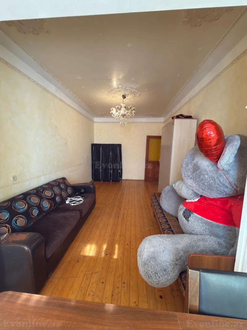 3 otaqlı Mənzil 100 m² 8-ci mikrorayon Kirayə verilir