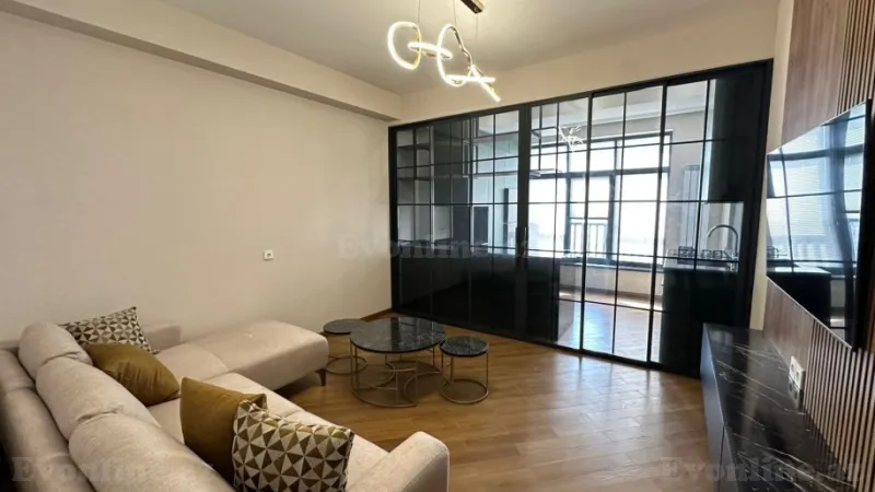 Satılır 3 otaqlı Mənzil Yeni tikili 90 m² 28 May m.