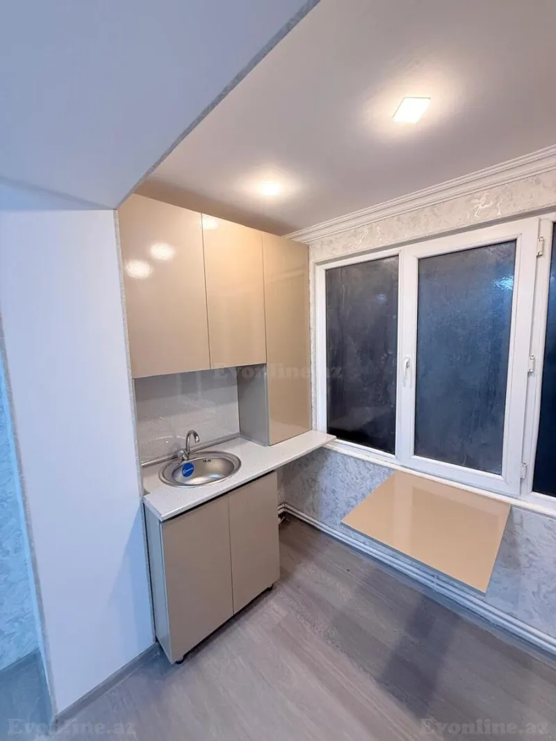 Satılır 2 otaqlı Mənzil Köhnə tikili 40 m² 8-ci kilometr