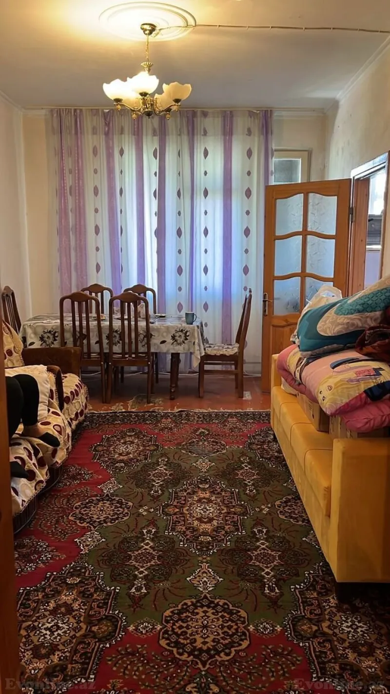 Kirayə verilir 2 otaqlı Mənzil Köhnə tikili 80 m² 3-cü mikrorayon