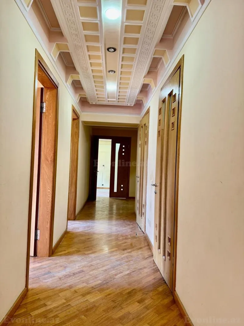 Satılır 3 otaqlı Mənzil Köhnə tikili 137 m² 28 May m. - şəkil 15