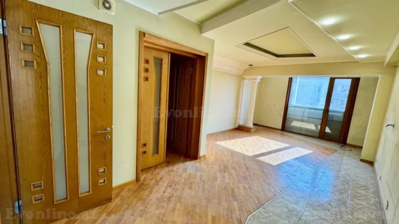 Satılır 3 otaqlı Mənzil Köhnə tikili 137 m² 28 May m. - şəkil 17