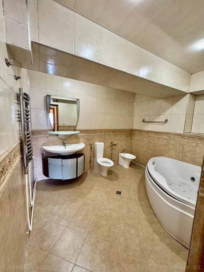 Satılır 3 otaqlı Mənzil Köhnə tikili 137 m² 28 May m. - şəkil 20