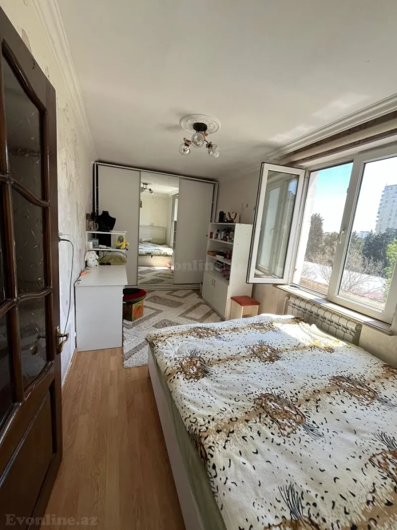 Satılır 2 otaqlı Mənzil Köhnə tikili 55 m² İnşaatçılar m. - şəkil 5