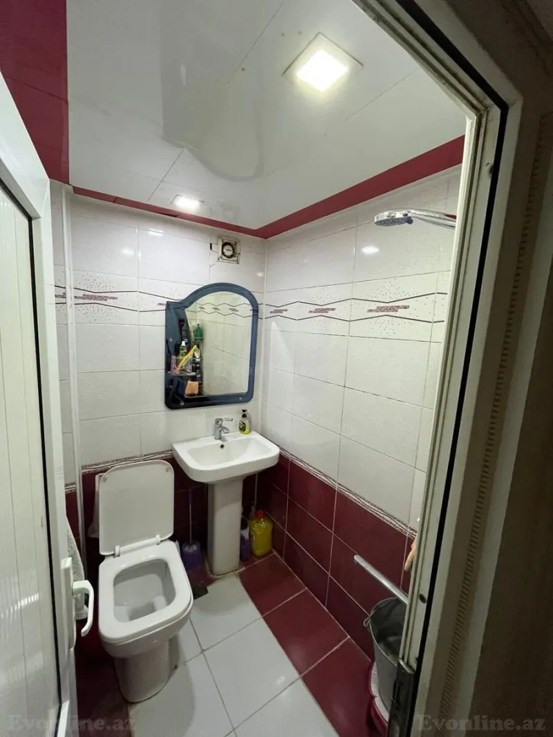 Satılır 2 otaqlı Mənzil Köhnə tikili 55 m² İnşaatçılar m. - şəkil 9