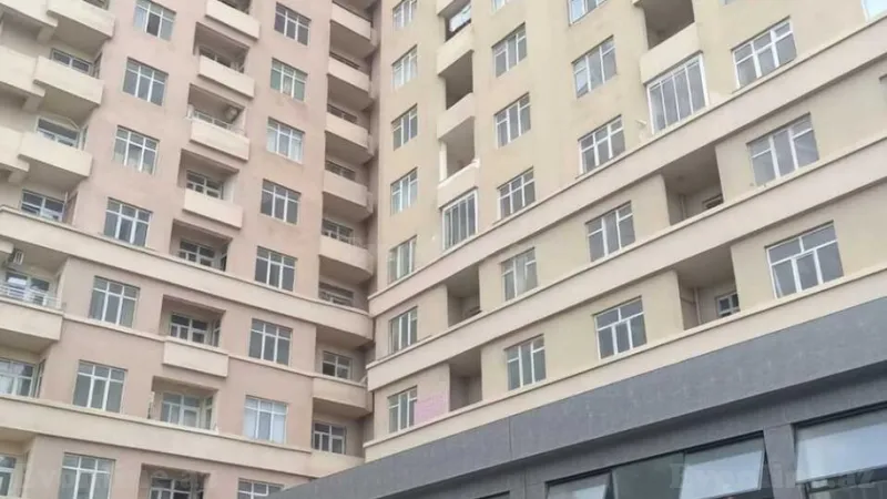 Satılır 2 otaqlı Mənzil Yeni tikili 55 m² Elmlər Akademiyası m. - şəkil 3
