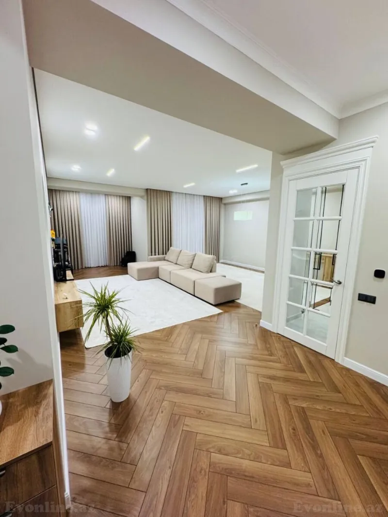Kirayə verilir 3 otaqlı Mənzil Yeni tikili 140 m² Xətai r.