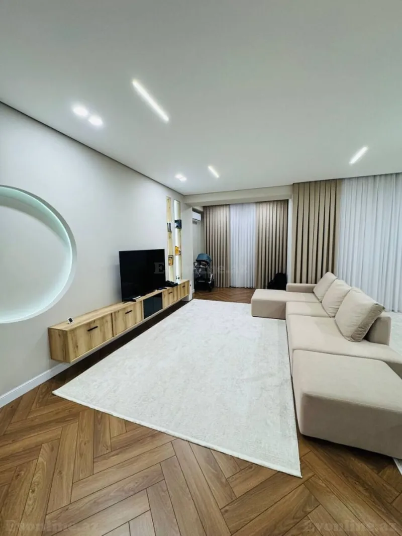 Kirayə verilir 3 otaqlı Mənzil Yeni tikili 140 m² Xətai r. - şəkil 2