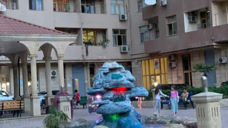 Satılır 4 otaqlı Mənzil Yeni tikili 200 m² 28 May m. - şəkil 26