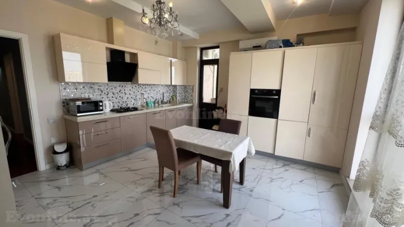 Satılır 4 otaqlı Mənzil Yeni tikili 190 m² 28 May m. - şəkil 4