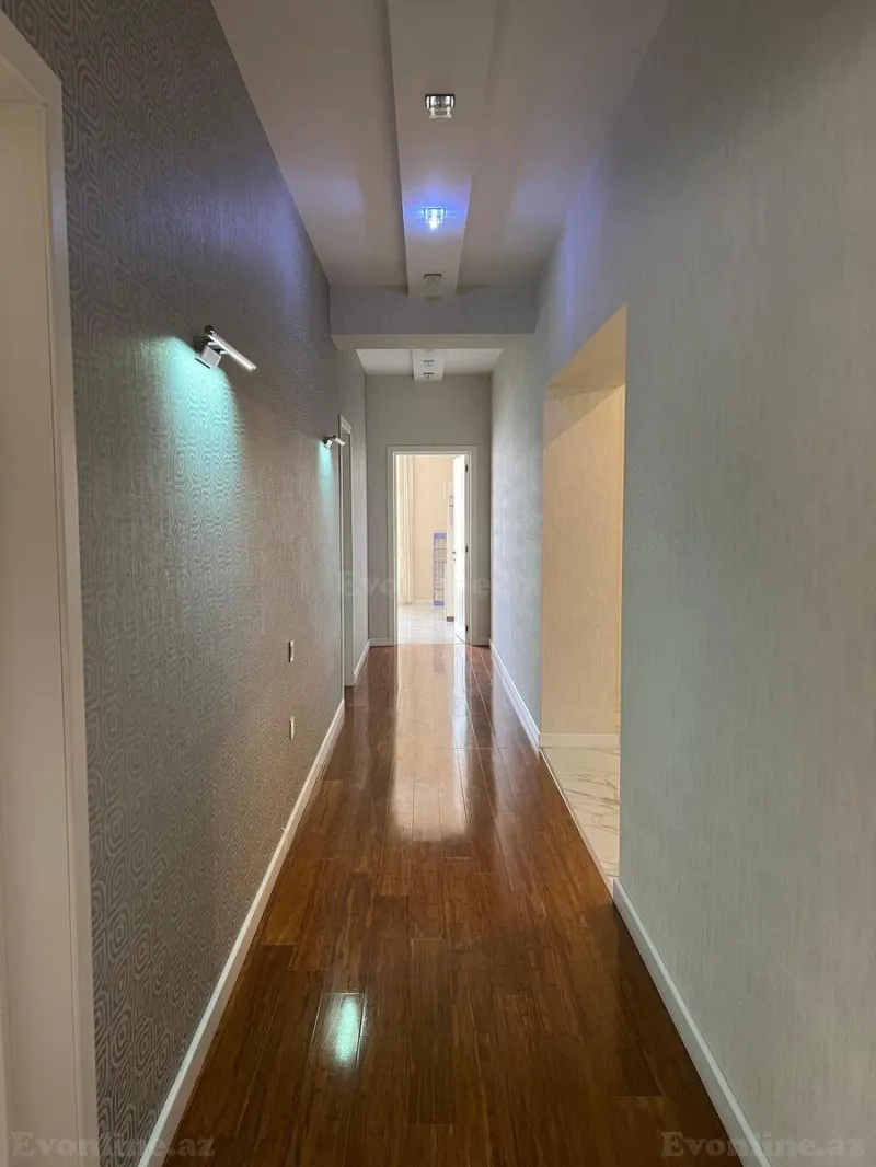 Satılır 4 otaqlı Mənzil Yeni tikili 190 m² 28 May m. - şəkil 21