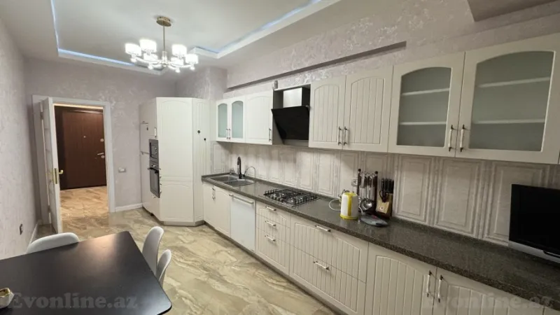 Kirayə verilir 3 otaqlı Mənzil Yeni tikili 140 m² Xətai m. - şəkil 6
