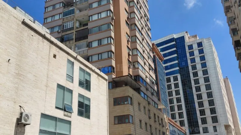 5 otaqlı Mənzil 235 m² Xətai m. Satılır
