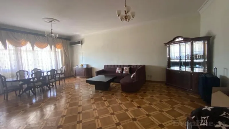 Satılır 4 otaqlı Mənzil Yeni tikili 180 m² İçərişəhər m.