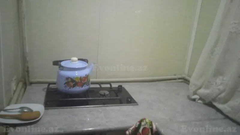 Kirayə verilir 2 otaqlı Mənzil Köhnə tikili 35 m² Neftçilər m. - şəkil 9