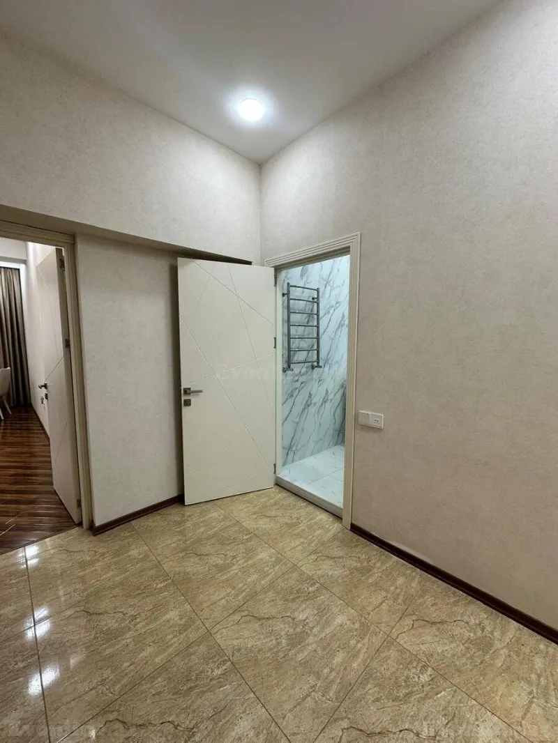 Satılır 2 otaqlı Mənzil Yeni tikili 91 m² Azadlıq prospekti m. - şəkil 5