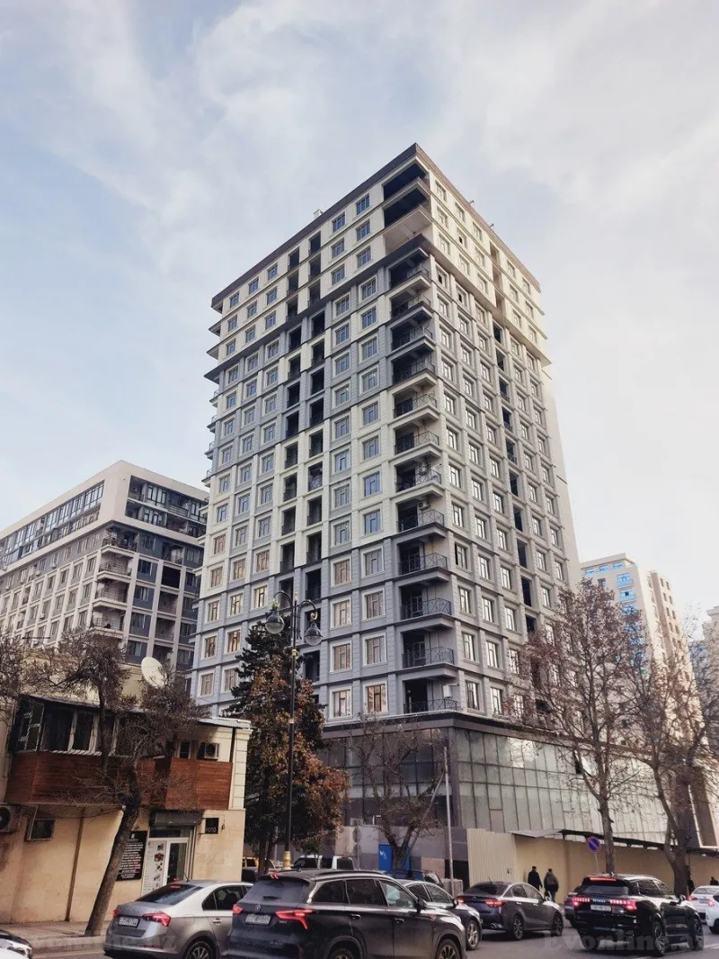 Satılır 3 otaqlı Mənzil Yeni tikili 146 m² 28 May m.