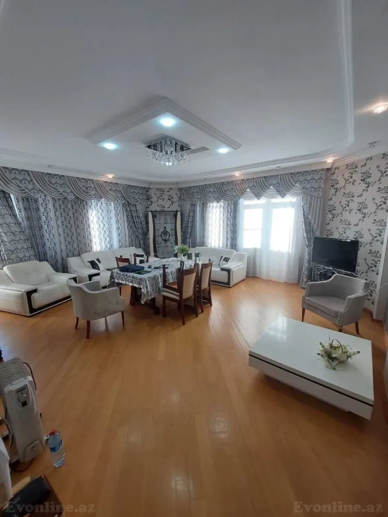 Kirayə verilir 3 otaqlı Mənzil Yeni tikili 135 m² 28 May m.