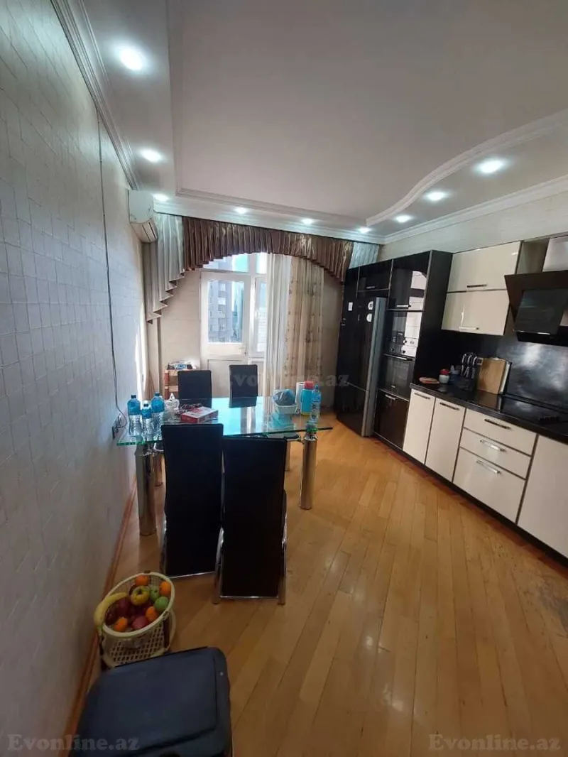 Kirayə verilir 3 otaqlı Mənzil Yeni tikili 135 m² 28 May m. - şəkil 5