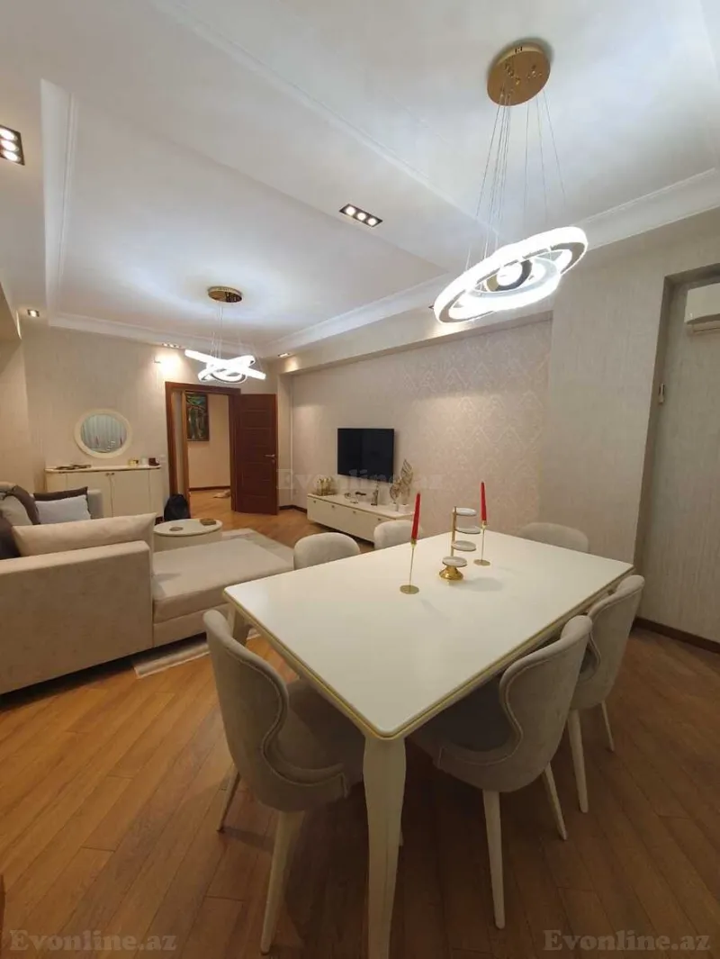 Satılır 4 otaqlı Mənzil Yeni tikili 130 m² Memar Əcəmi m.