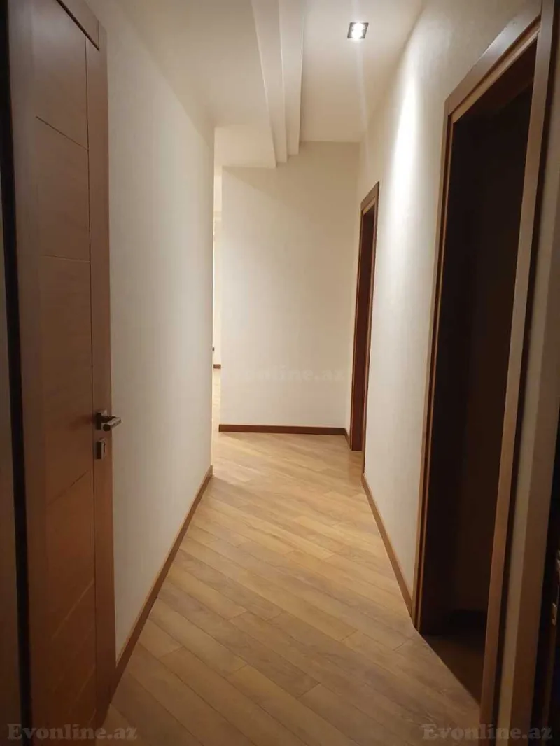 Satılır 4 otaqlı Mənzil Yeni tikili 130 m² Memar Əcəmi m. - şəkil 13
