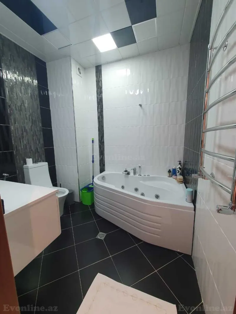 Satılır 4 otaqlı Mənzil Yeni tikili 130 m² Memar Əcəmi m. - şəkil 17