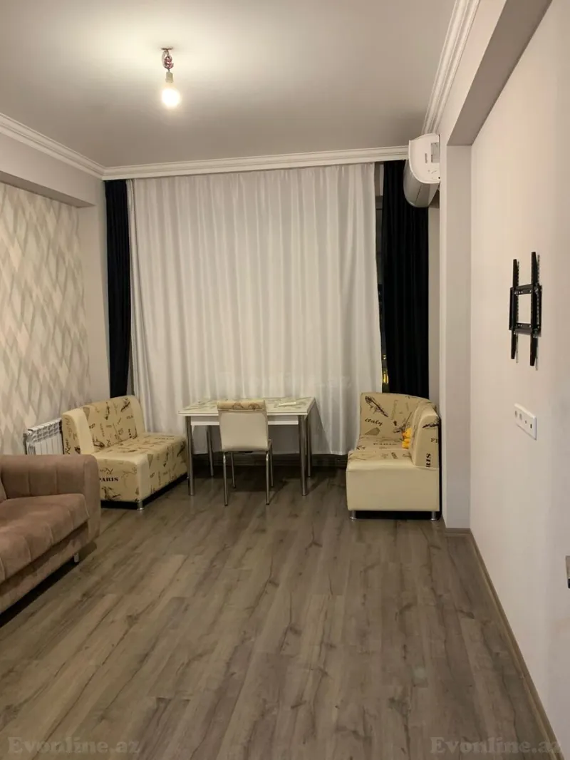 2 otaqlı Mənzil 50 m² 1-ci mikrorayon Kirayə verilir