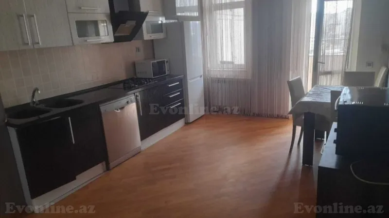 Kirayə verilir 2 otaqlı Mənzil Yeni tikili 100 m² Xətai m.