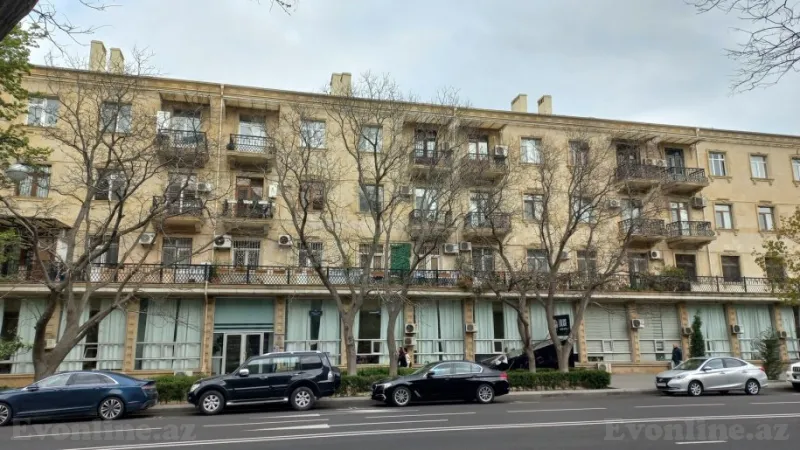 Satılır 2 otaqlı Mənzil Köhnə tikili 60 m² Elmlər Akademiyası m. - şəkil 2