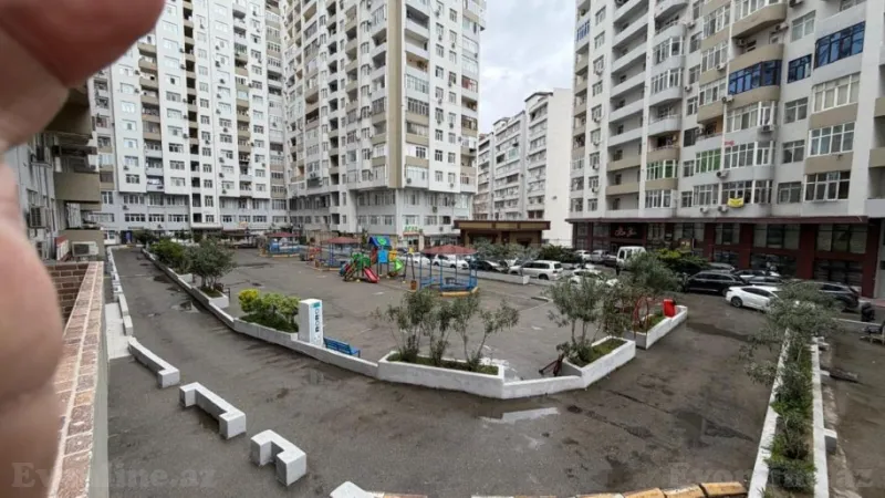 Satılır 4 otaqlı Mənzil Yeni tikili 130 m² 1-ci mikrorayon - şəkil 2
