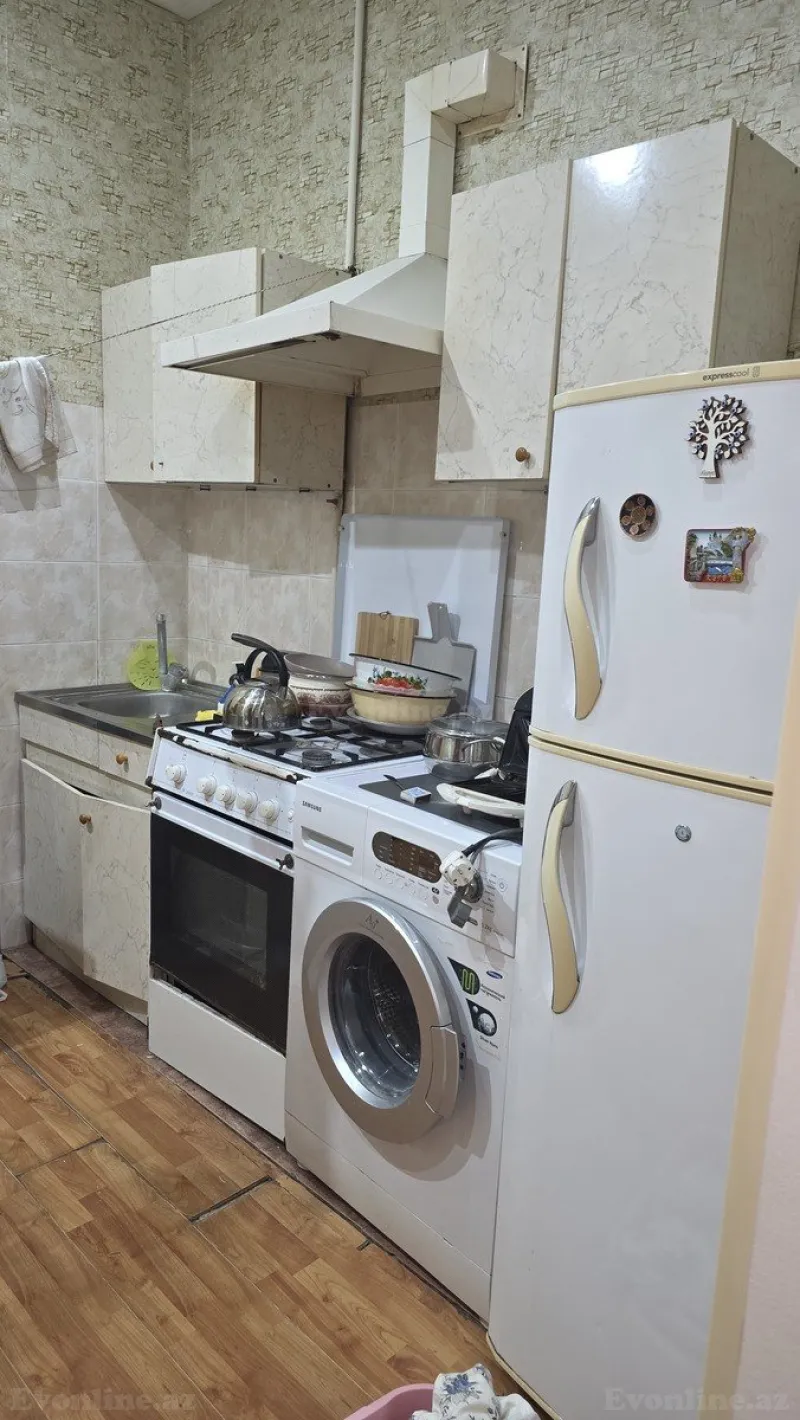 Satılır 3 otaqlı Mənzil Köhnə tikili 75 m² Nəsimi r. - şəkil 4