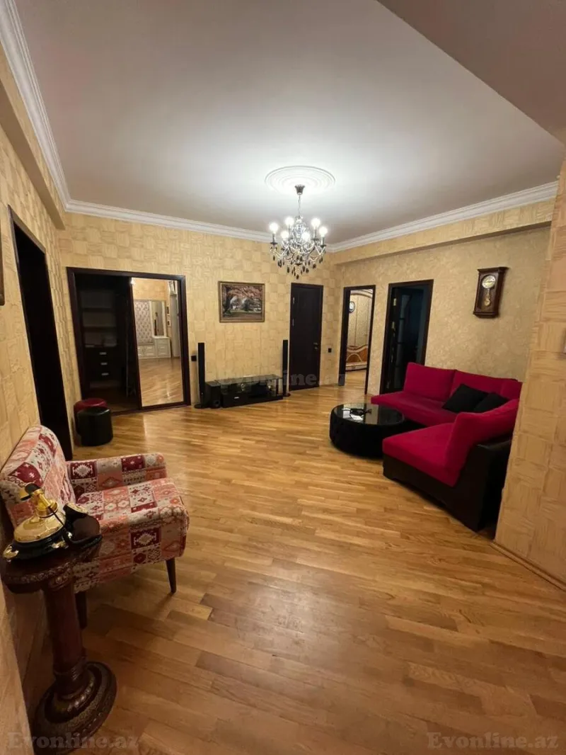Satılır 3 otaqlı Mənzil Yeni tikili 135 m² Qara Qarayev m. - şəkil 6