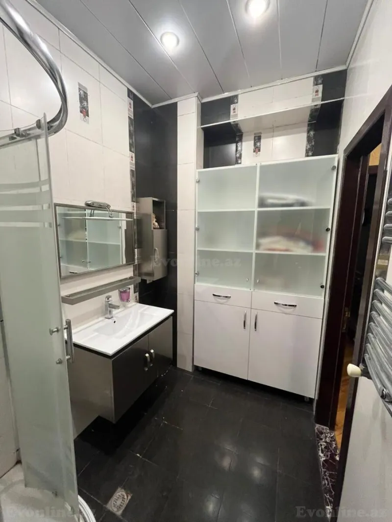 Satılır 3 otaqlı Mənzil Yeni tikili 135 m² Qara Qarayev m. - şəkil 10