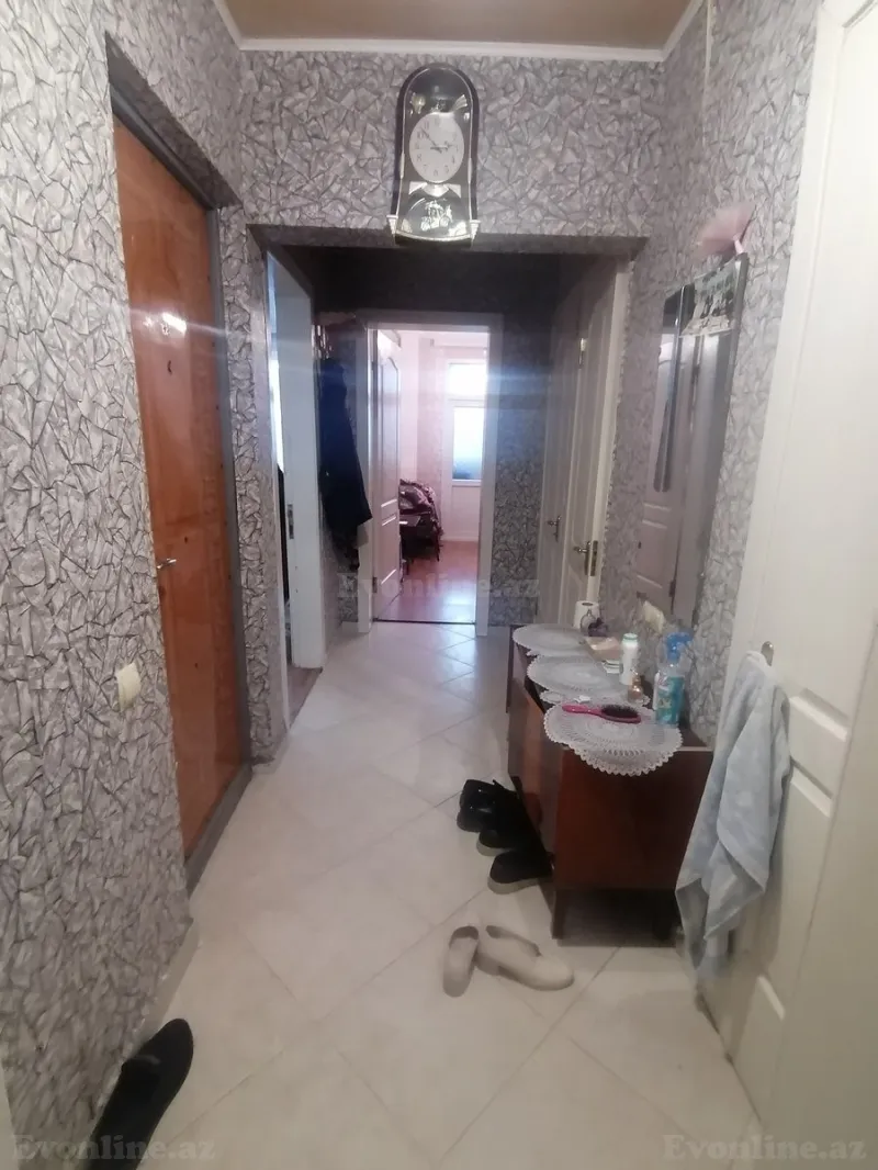 Satılır 2 otaqlı Mənzil Köhnə tikili 65 m² 7-ci mikrorayon