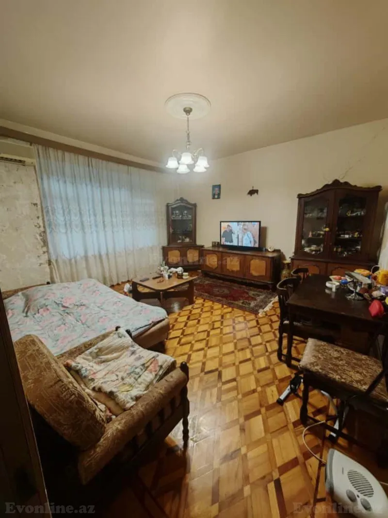 4 otaqlı Mənzil 95 m² Nizami m. Satılır