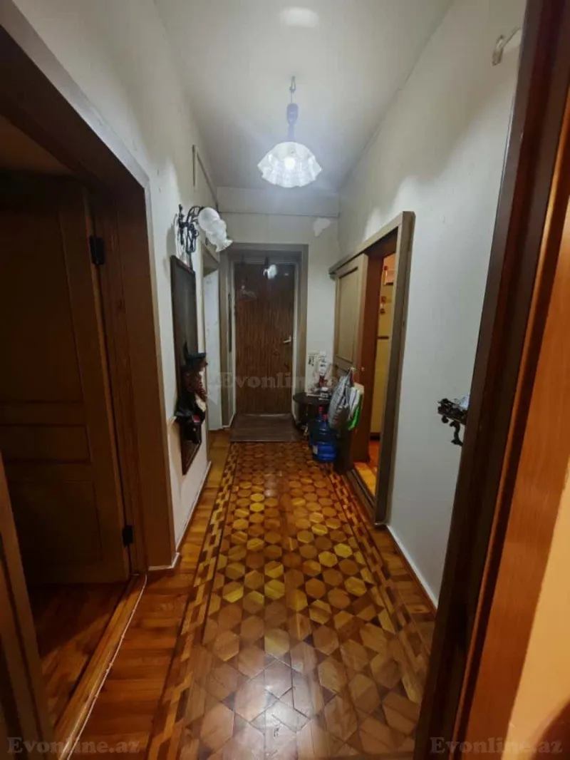 Satılır 4 otaqlı Mənzil Köhnə tikili 95 m² Nizami m. - şəkil 2