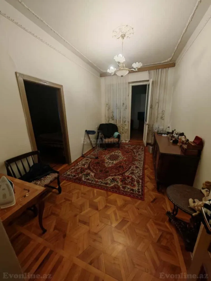 Satılır 4 otaqlı Mənzil Köhnə tikili 95 m² Nizami m. - şəkil 3