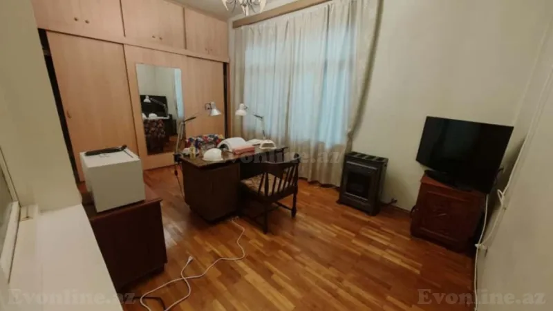 Satılır 4 otaqlı Mənzil Köhnə tikili 95 m² Nizami m. - şəkil 4