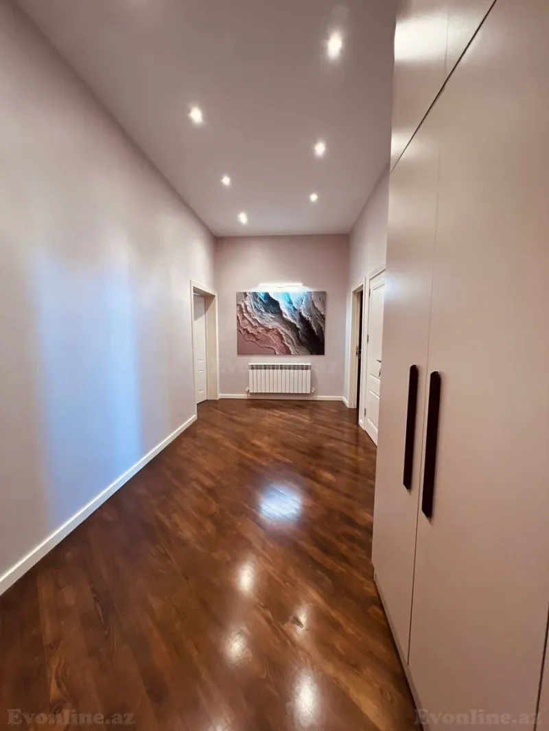 Satılır 3 otaqlı Mənzil Yeni tikili 160 m² 28 May m.