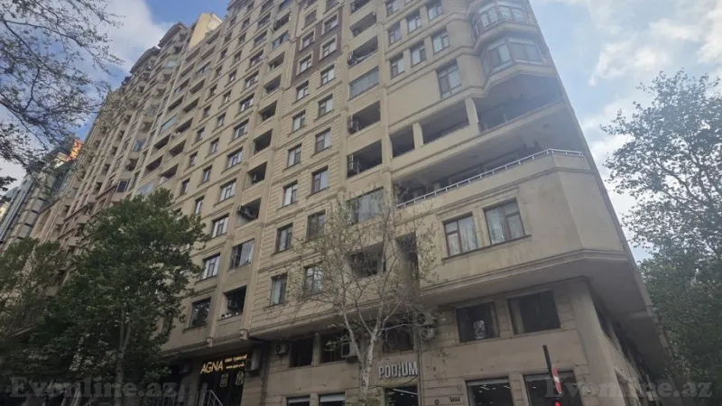 Satılır 4 otaqlı Mənzil Yeni tikili 255 m² 28 May m.